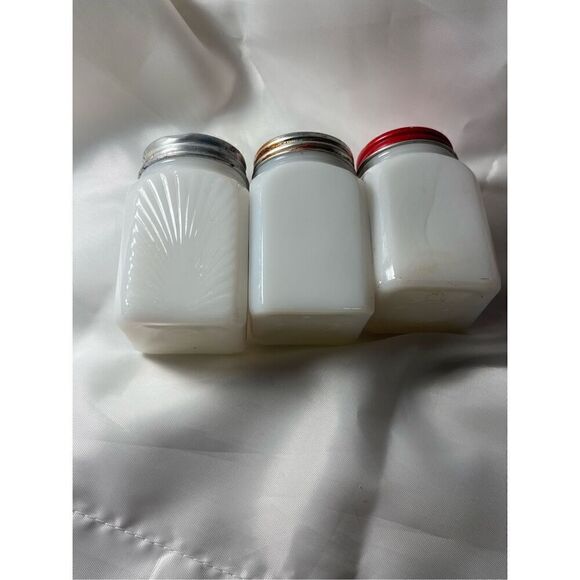 Vintage white milk glass Hazel Atlas, McKee, or Tipp? USA stamped original - Picture 12 of 14